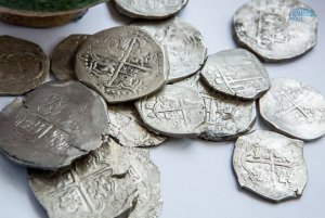 Новости » Общество: На месте будущего автоподхода к Керченскому мосту нашли монетный клад