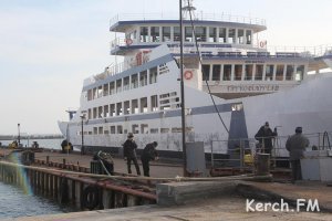 Новости » Общество: На одном из паромов Керченской переправы водителей кормят бесплатно