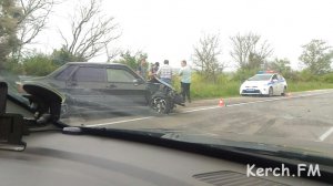 Новости » Криминал и ЧП: Под Керчью при аварии две машины вылетели на обочину