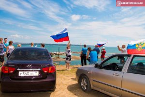 Новости » Общество: В Керчи прошел автопробег в честь Дня России