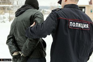 Новости » Криминал и ЧП: В Керчи сотрудники вневедомственной охраны задержали прохожего