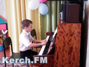 Керченские учащиеся музыкальной школы дали концерт в детском саду