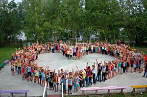Новости » Общество: В Керчи выявили нелегальный детский лагерь, -  министр образования