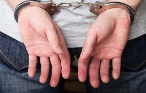 В Керчи задержали мужчину, который находился в федеральном розыске