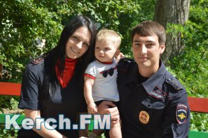 Новости » Общество: В канун праздника в Керчи рассказали о полицейской династии