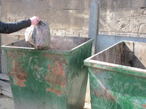 Новости » Коммуналка: Керчан, которые не заключили договор на вывоз мусора, будут штрафовать