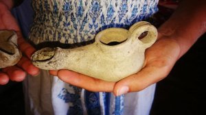 Археологи нашли светильник в виде фаллоса при раскопках на Керченском полуострове