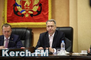 Аксенов принял отставку министра транспорта Крыма Безсалова
