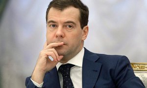 Медведев проведет совещание по строительству дорог в Крыму