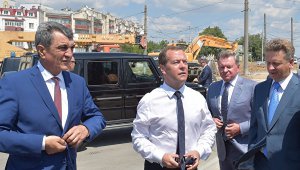 Ситуация с дорогами в Крыму остается сложной, -  Медведев