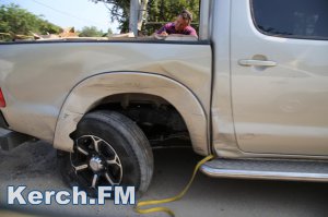 В Керчи столкнулись два внедорожника