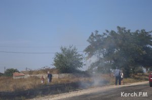 По дороге на Керченскую переправу горела трава