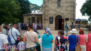 Новости » Общество: В Керчи православные отмечают Медовый спас