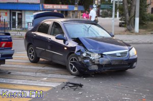 Новости » Криминал и ЧП: В Керчи в аварии на Горького вчера двое получили травмы головы