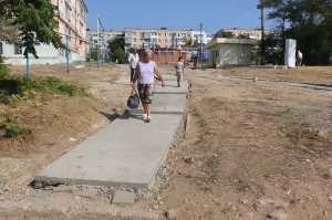 Новости » Общество: В Керчи благоустраивают район «Семь ветров»