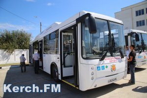 В Керчи новый автобус «НефАЗ» попал в аварию