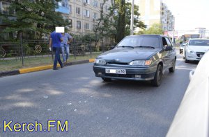 Невнимательность водителей стали причиной двух ДТП в Керчи