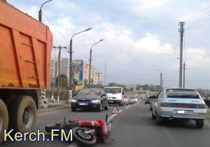 В Керчи - две аварии. Город стоит в пробках