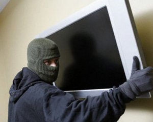 В Керчи мужчина украл у своего приятеля плазменный телевизор