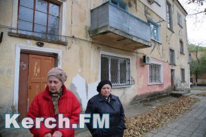 Новости » Общество: В Керчи жители целого дома больше недели мерзнут без отопления