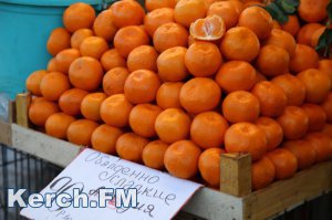 Турецкие мандарины с парома «Варяг» не впустили в Крым