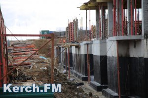 В Керчи начали строить 2-ой этаж дома для переселенцев