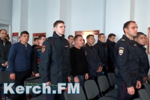 Новости » Общество: В Керчи  почтили память погибших сотрудников полиции