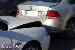 В Керчи столкнулись три автомобиля