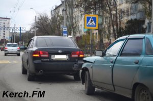 Новости » Криминал и ЧП: В Керчи на Босфорском произошло ДТП