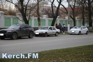 Новости » Криминал и ЧП: В Керчи на Кирова произошла тройная авария