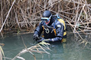 Новости » Общество: В Керчи для ремонта водовода привлекли водолазов