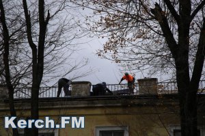 Новости » Общество: Подрядчиков обяжут компенсировать крымчанам ущерб от протечек крыш, возникших при их ремонте