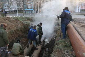 В Керчи устранили  порыв теплотрассы в районе Промбазы