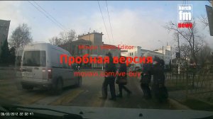 В Керчи автомобиль проехал на красный светофор и чуть не сбил людей (видео)