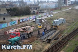 В Керчи начались работы по ремонту Горьковского моста