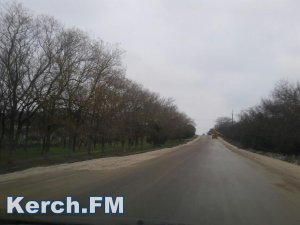 На выезде из Керчи продолжается ремонт дороги