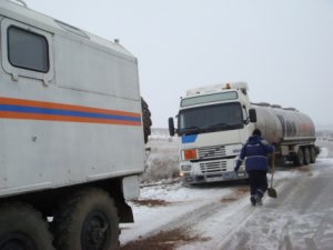 Спасатели помогли водителям более 30 фур на трассе Керчь-Симферополь