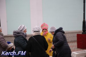 Новости » Культура: В Керчи не состоялось народное караоке