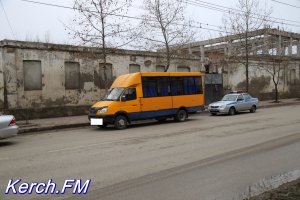 В Керчи произошло дорожное происшествие с участием маршрутки