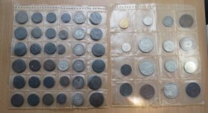 Новости » Общество: Мужчина пытался провезти в Крым почти шесть десятков коллекционных монет