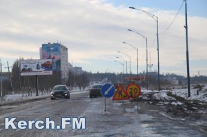 Новости » Общество: В Керчи на шоссе Героев Сталинграда готовятся к проведению ямочного ремонта