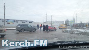 В Керчи столкнулись две иномарки