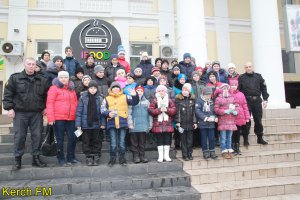 Новости » Общество: Ребятам из керченского специализированного интерната продлили новогодние поздравления