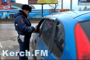 Новости » Общество: ГИБДД Керчи массово проверяют водителей и пешеходов