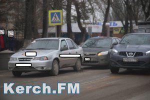 В центре Керчи – авария с учебным автомобилем. Движение затруднено