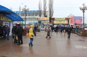 Новости » Общество: В Керчи большие штрафы испугали стихийщиков на мосту в районе рынка