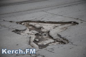 Новости » Общество: Керчане могут жаловаться на «горячую линию» только на трассу Е97