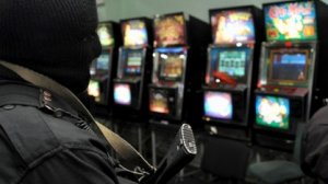 Новости » Криминал и ЧП: Семнадцать крымчан подозревают в организации азартных игр в семи городах