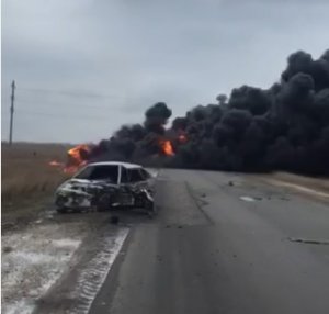 Новости » Криминал и ЧП: Видео пожара с бензовозом на трассе Керчь-Феодосия