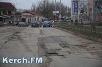 Новости » Общество: Власти Крыма хотят запустить сайт, куда автомобилисты смогут пожаловаться на ямы